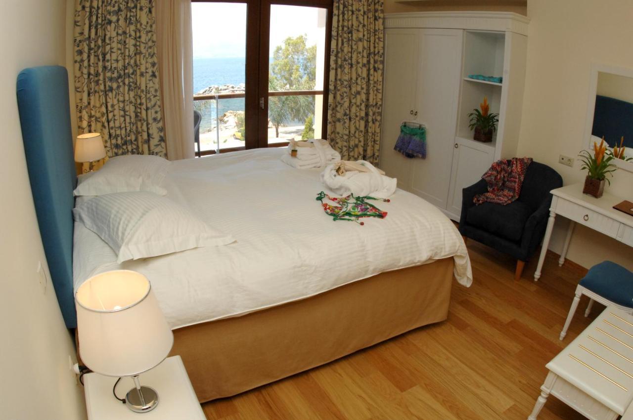 발리스 리조트 호텔 볼로스 외부 사진 A bedroom at the Hotel del Coronado