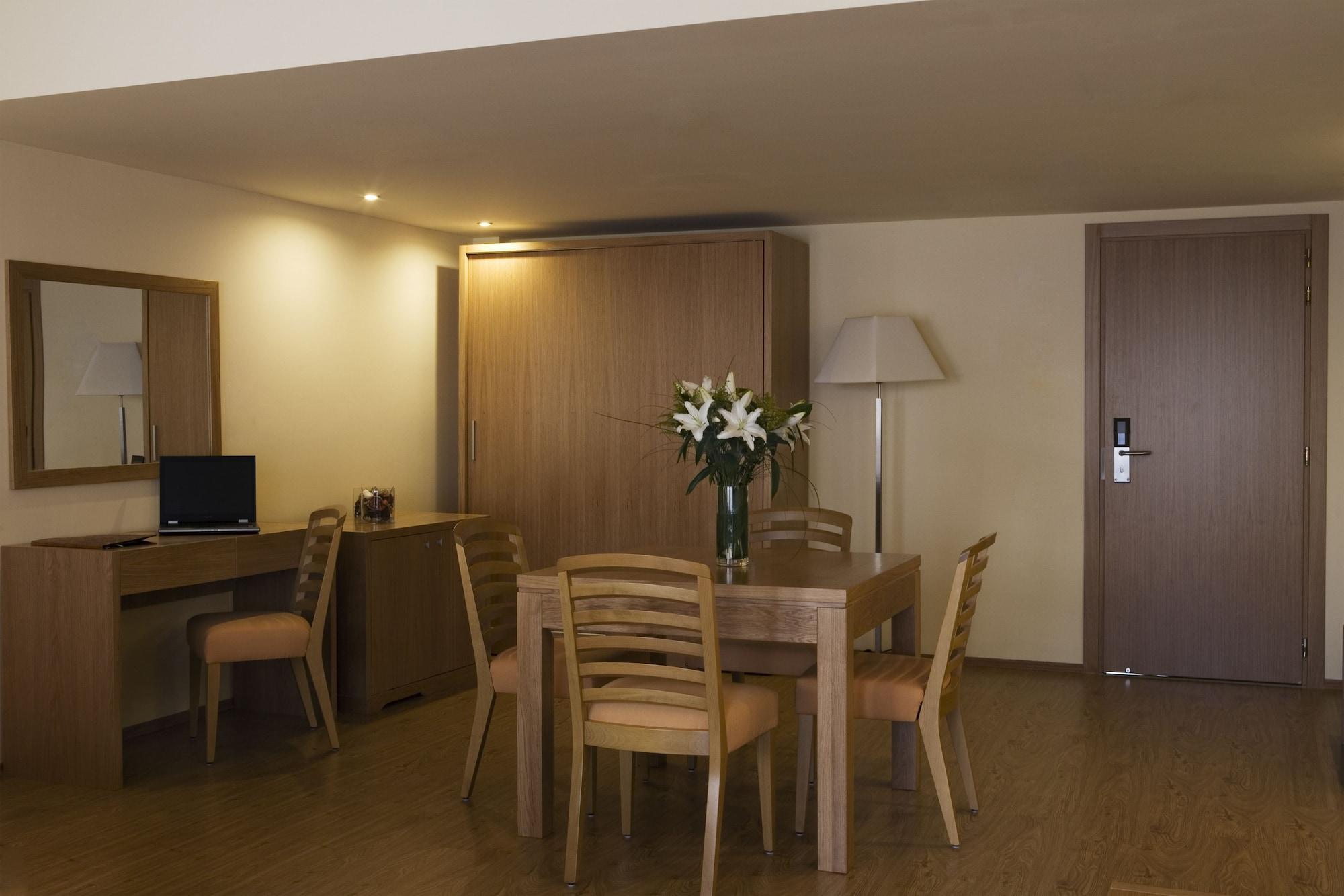 발리스 리조트 호텔 볼로스 외부 사진 A room at the hotel