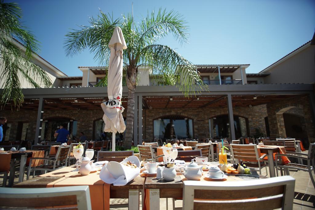 발리스 리조트 호텔 볼로스 외부 사진 The restaurant at the hotel